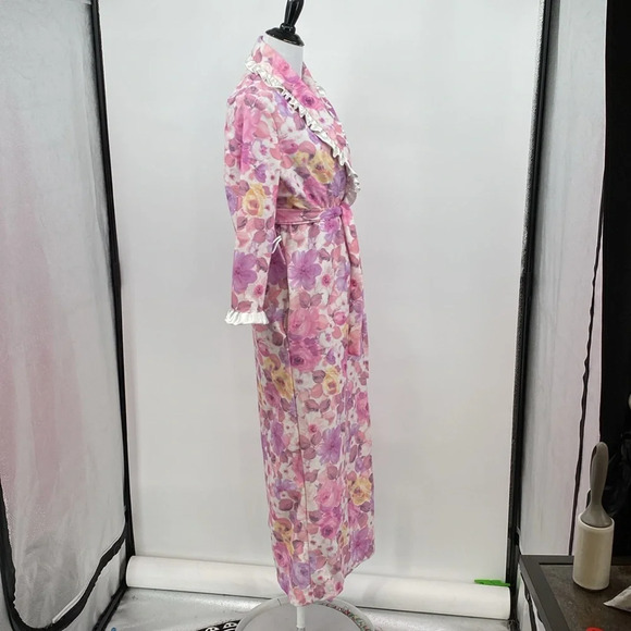 Vintage Loungees Robe Womens Sz Medium Pink Purple Floral 3/4 Sleeve Ruffle Trim - Picture 6 of 10